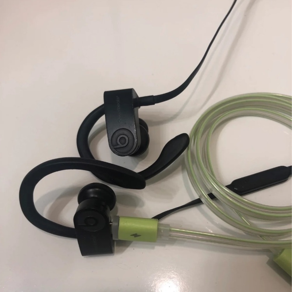 Powerbeats 3 headphones Beats by Dre